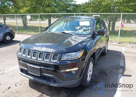 2020 Jeep Compass Latitude 4X4 z USA, uszkodzony, nr VIN 3C4NJDBB5LT155188